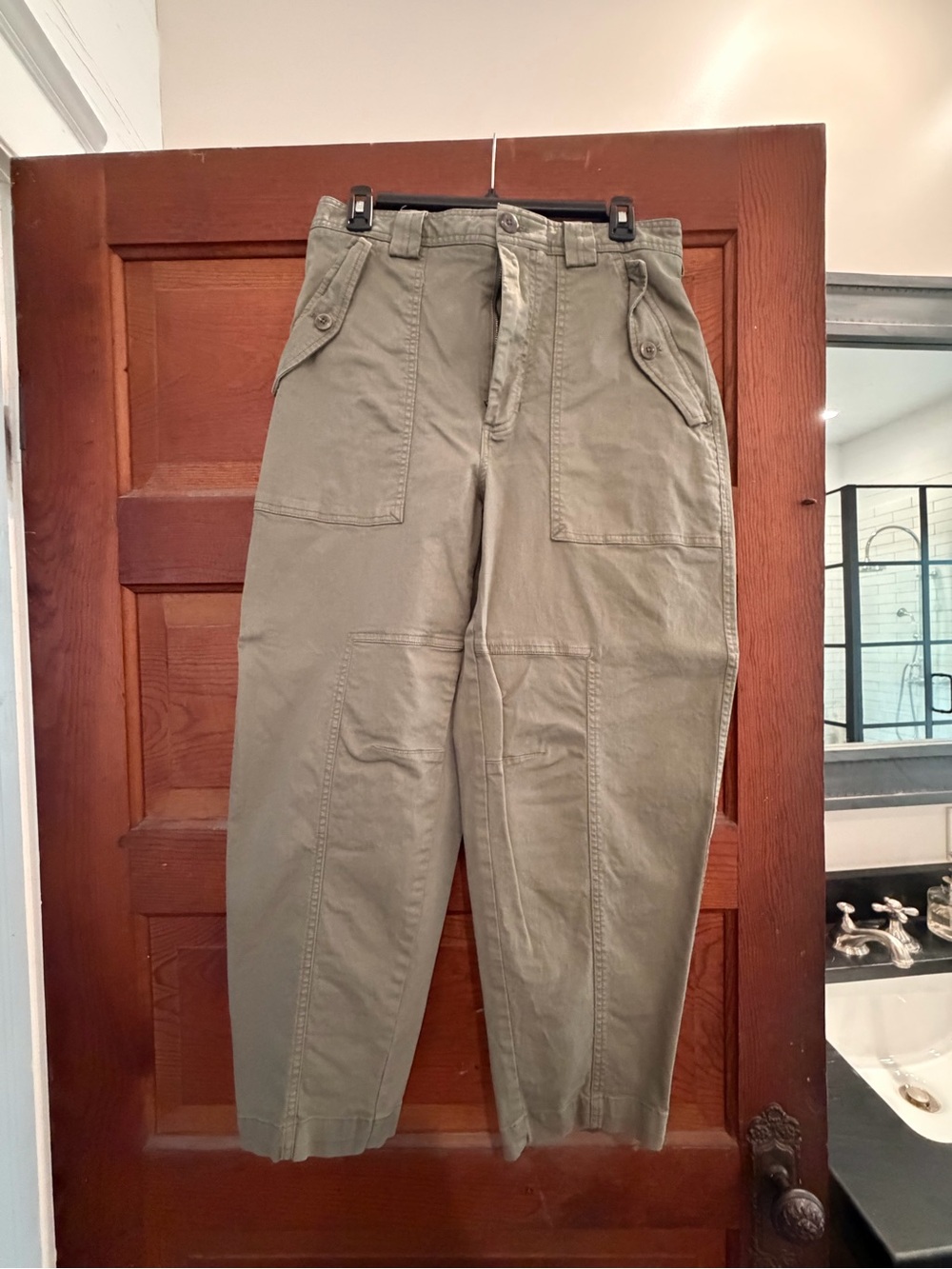 Women’s size 10 Banana Republic Cropped Utility Pants - Olive